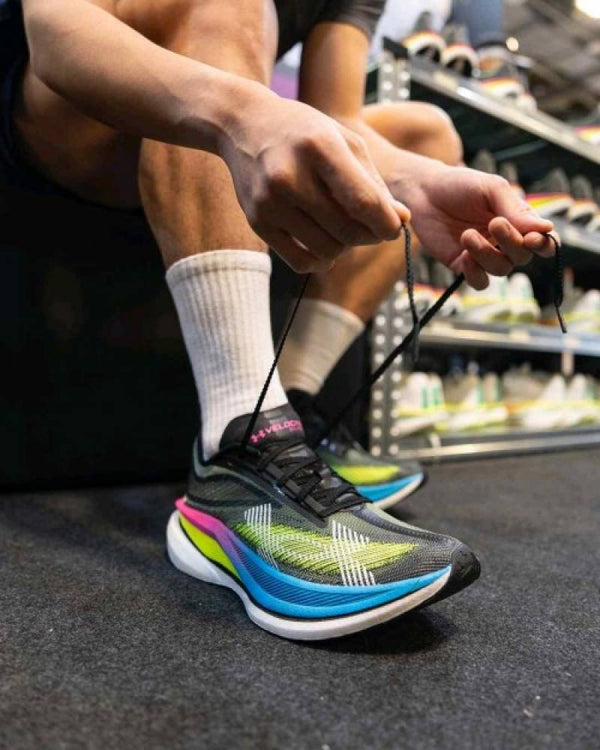 Under Armou Velociti Elite 3 running shoe