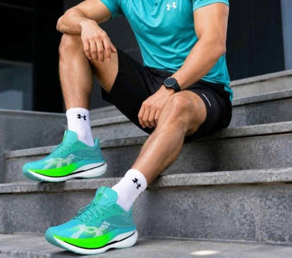 Under Armou Velociti Elite 3 Mint Green running shoe