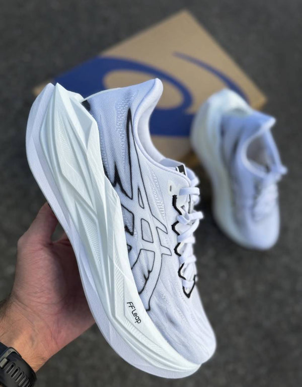 Superblast 3  White Black