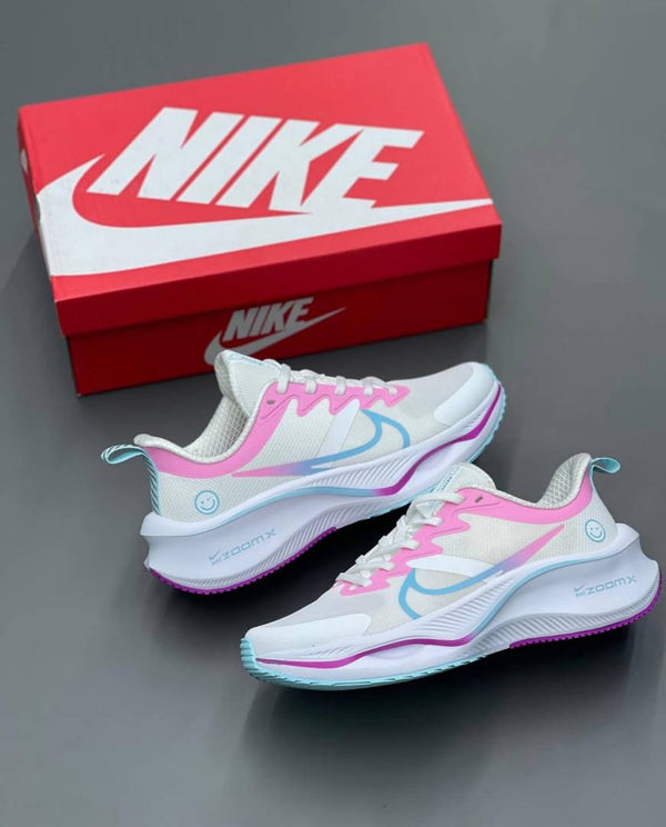 Nik Zoom X Smiley white pink