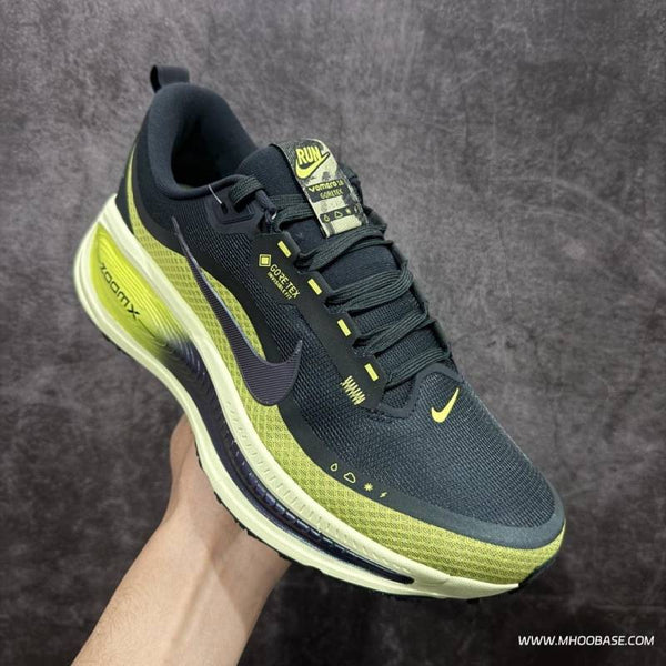 Nik Vomero 18 Gore Tex Reflective