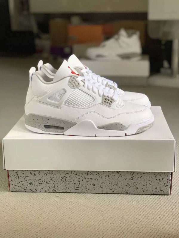 NIKKE AIR JORDAN 4 OREO SEMI UA