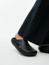 Croc mellow recovery clog Black with og box carry bag