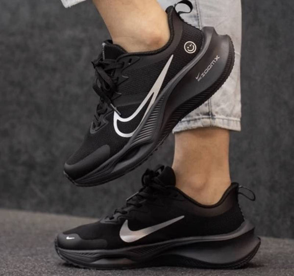 Nik zoom x smily all black