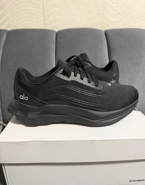 Alo Yoga runner tripple Black