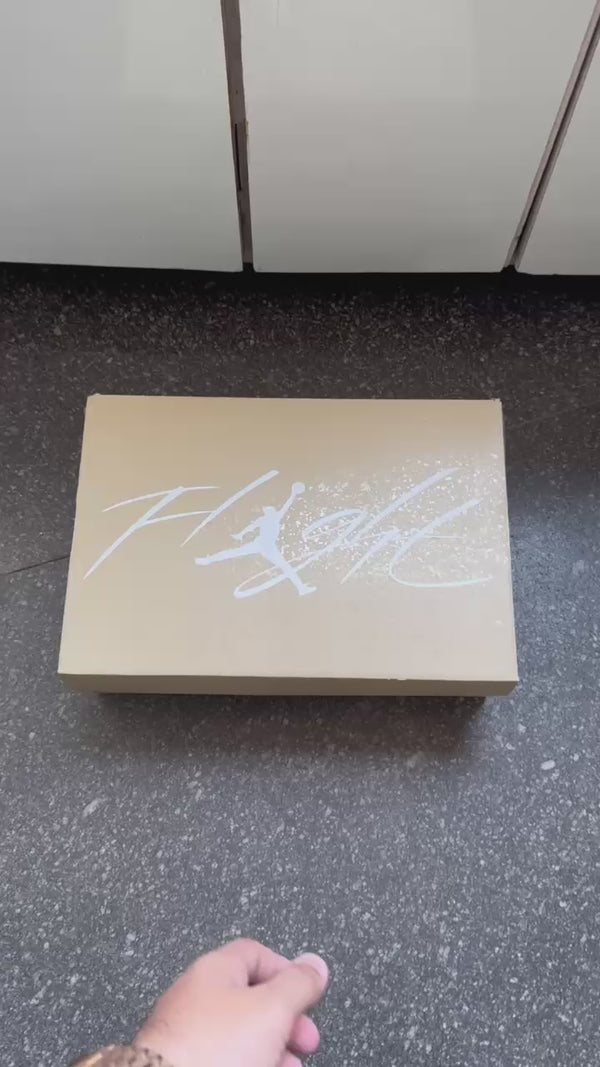 NIK.E AIR JORDAN 4 COZY GIRL
