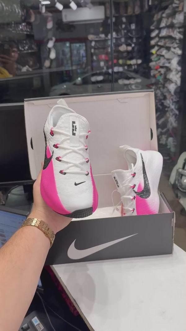 NIK.E LEBRON TR 1 WHITE PINK