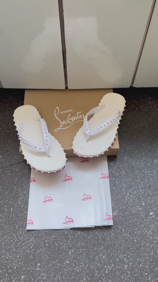 Chrisstian Loubouutin Loubi Flip White