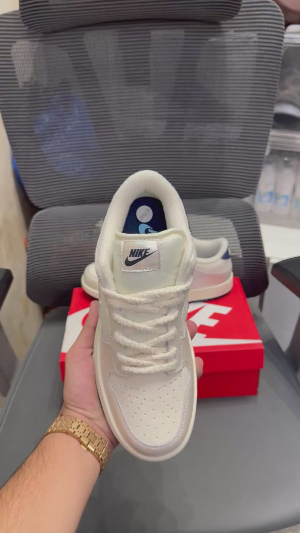 NIK.E DUNK LOW METALLIC JEWEL SWOOSH