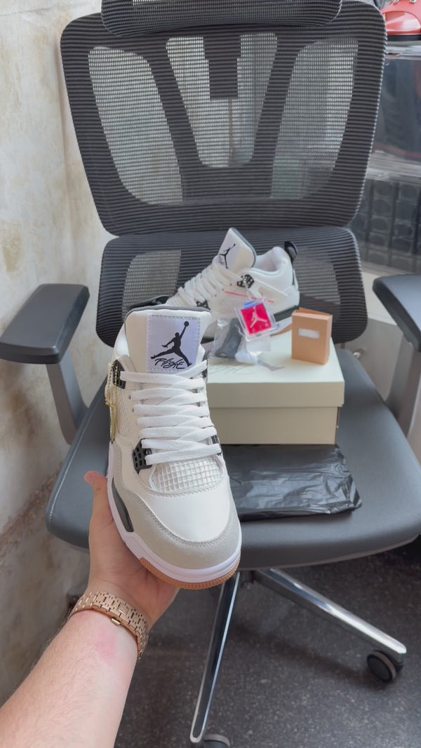 Nik.e Air Jordan 4 SB White Black Semi UA