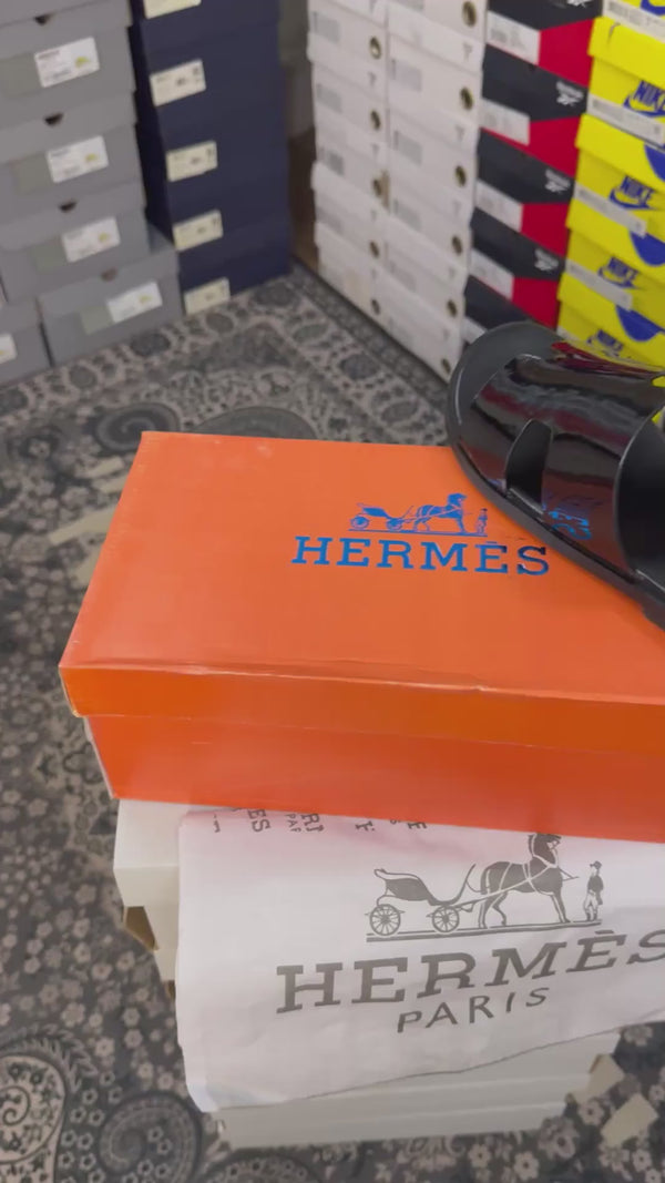 HERME.S IZMIR GLOSSY BLACK ITALIAN SLIDE 24