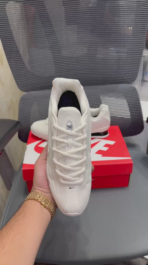 NIKKE shox z light bone