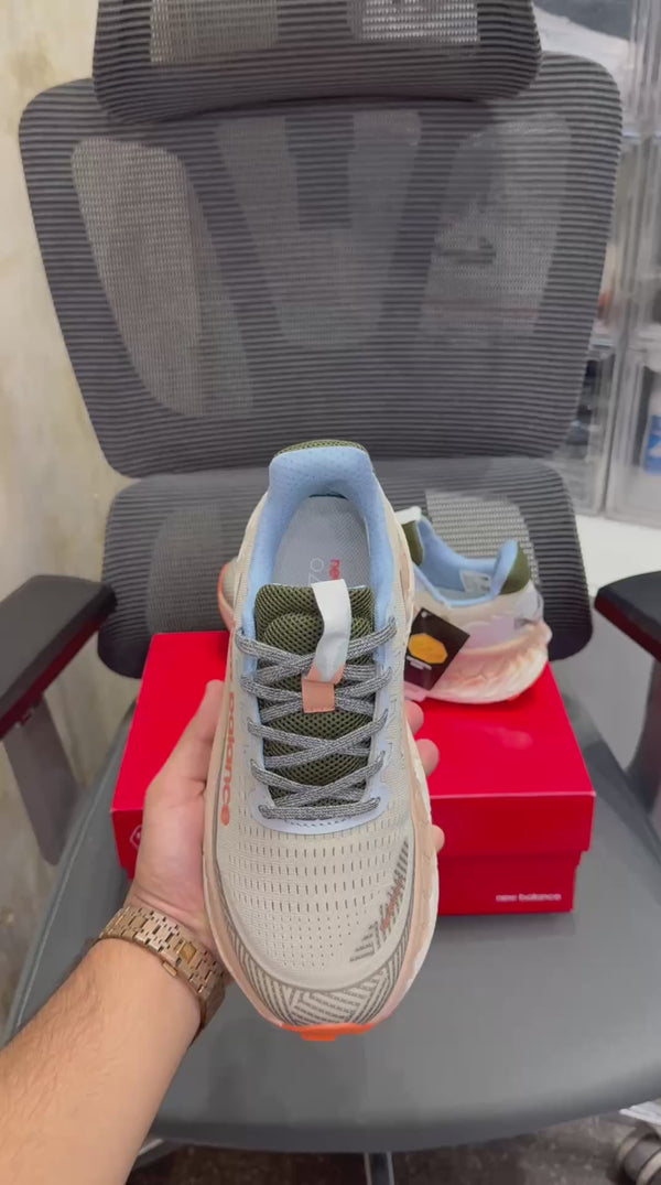 New Balanc.e Fresh Foam X More Trail v3 Cream Green Beige