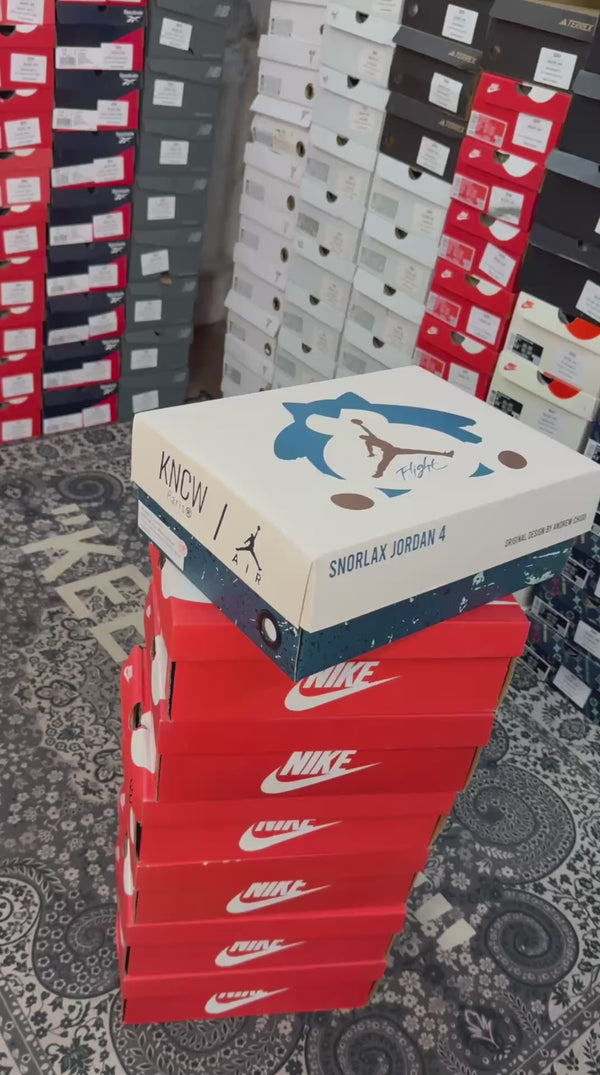 NIK.E AIR JORDAN 4 SNORLAX WITH FULL ASSESORIES SEMI UA